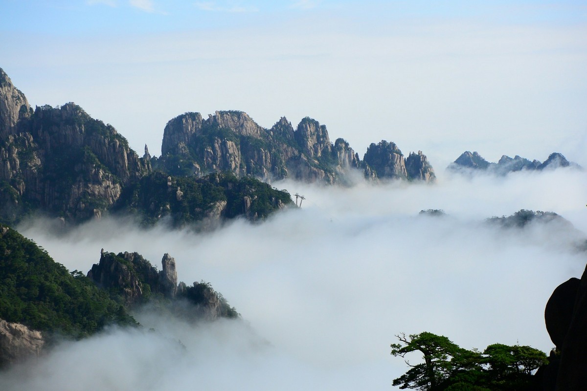 yellow mountain hike china